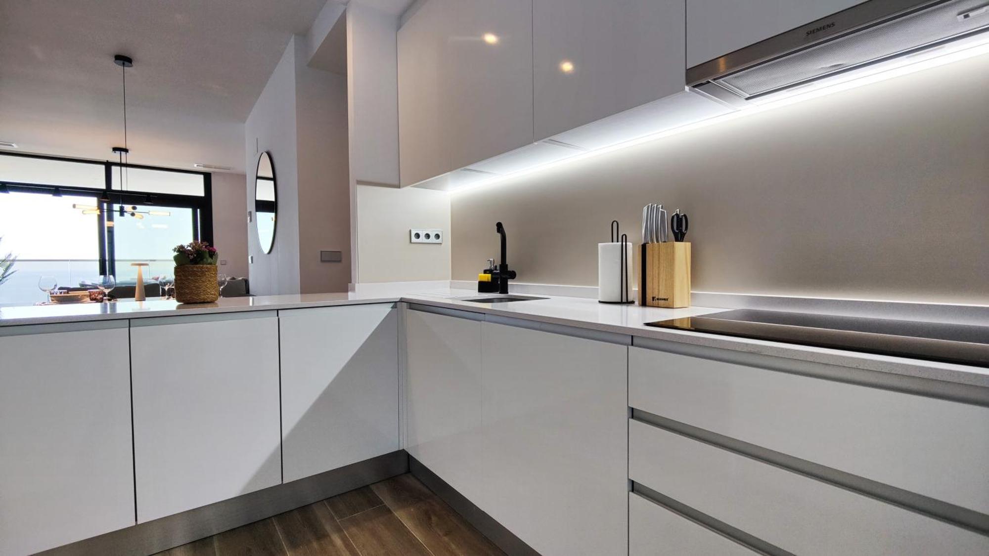 Sunset Cliffs Modern Apartment Бенидорм Экстерьер фото